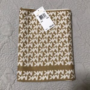 Michael kors scarf